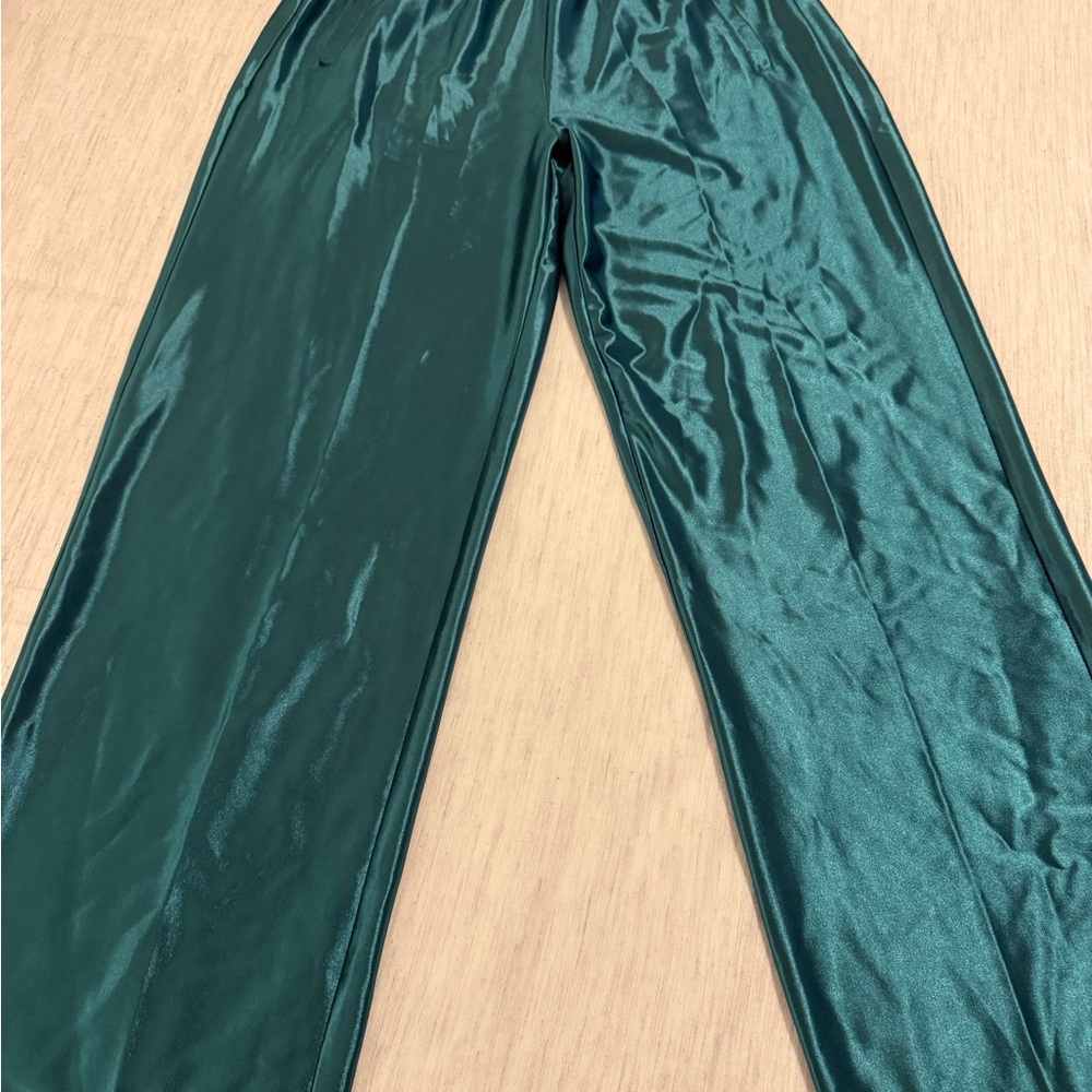 Micas Green Shiny Stretchy Wide Leg Pants with Pink Drawstring. Size M, NWT!